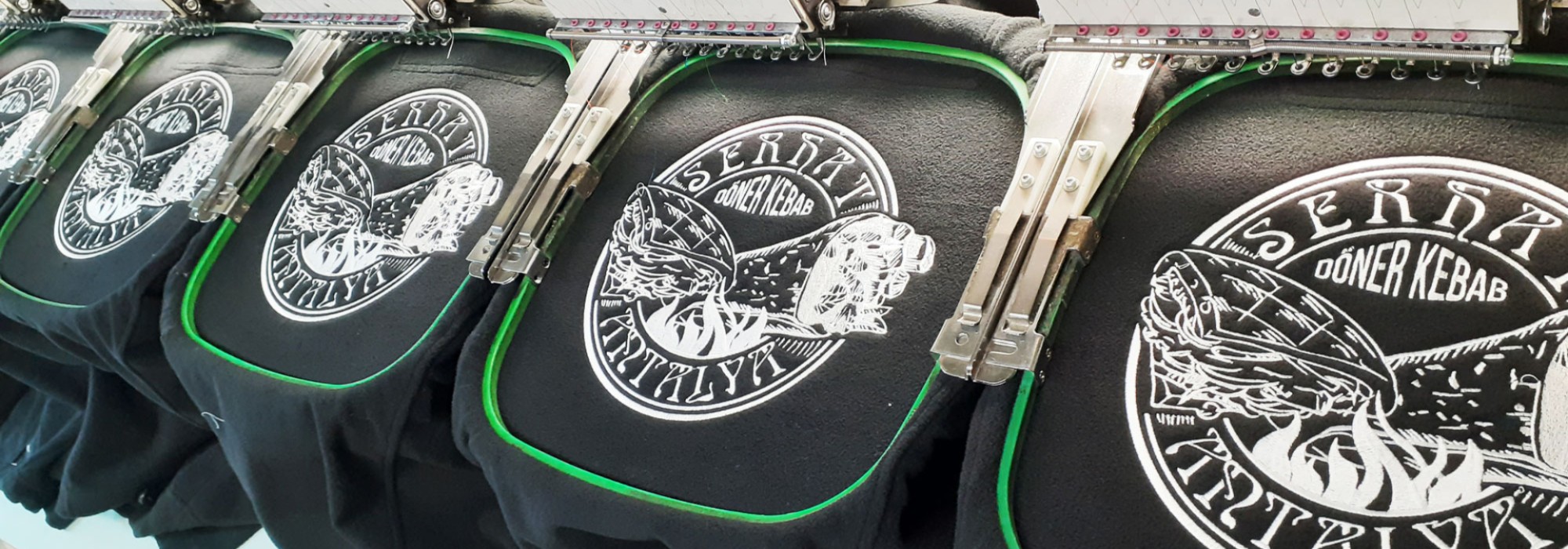 Haft na plecach polarów